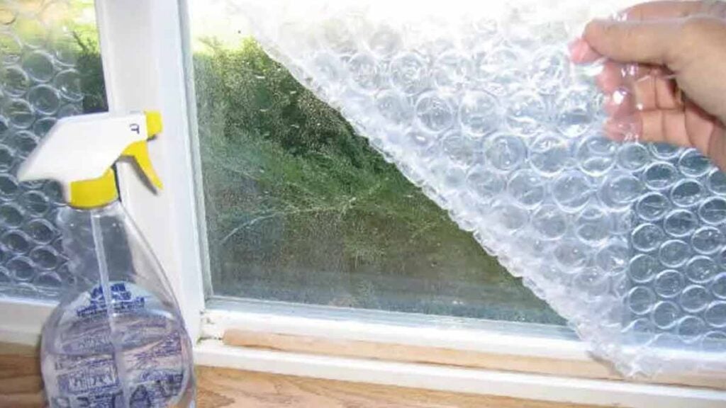 Luftpolsterfolie isolieren Fenster