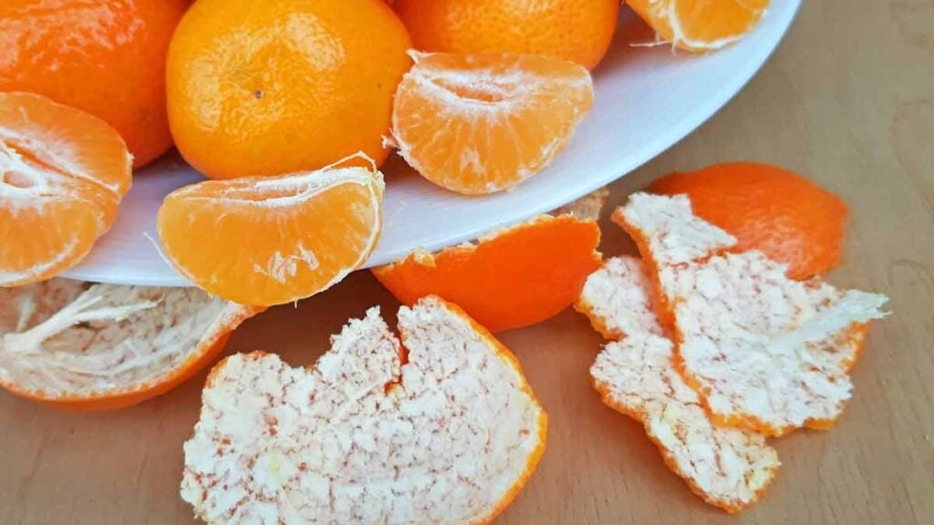 Mandarinenschalen verwenden
